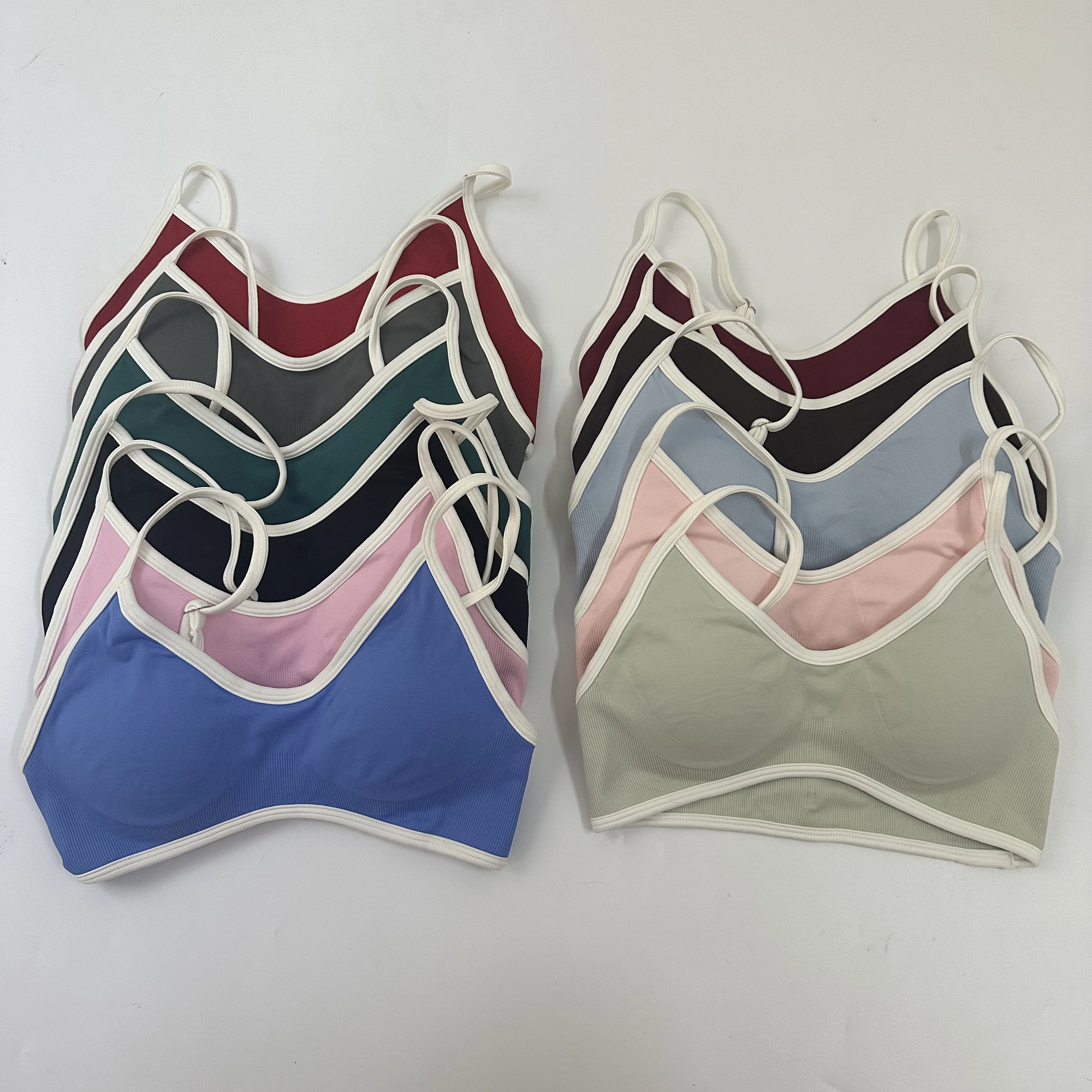 : Спортивные топы