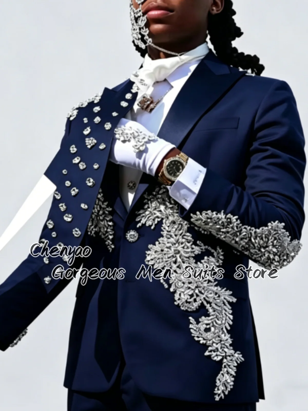 

High End Luxury Crystal Floral Embroidery Men Suits Customized Groom Tuxedos Wedding Male Prom Blazers 2 Piece Sets ropa hombre