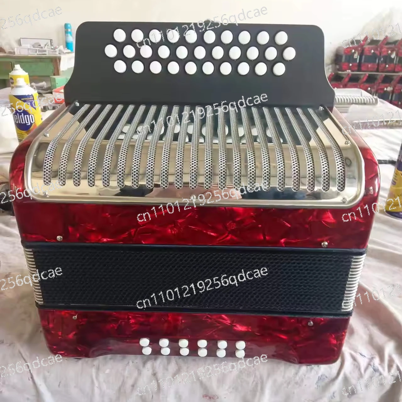 

31 key 12 bass, 31 key 12 bass FBbEb tunes button accordion, Bayan accordion with ABS case