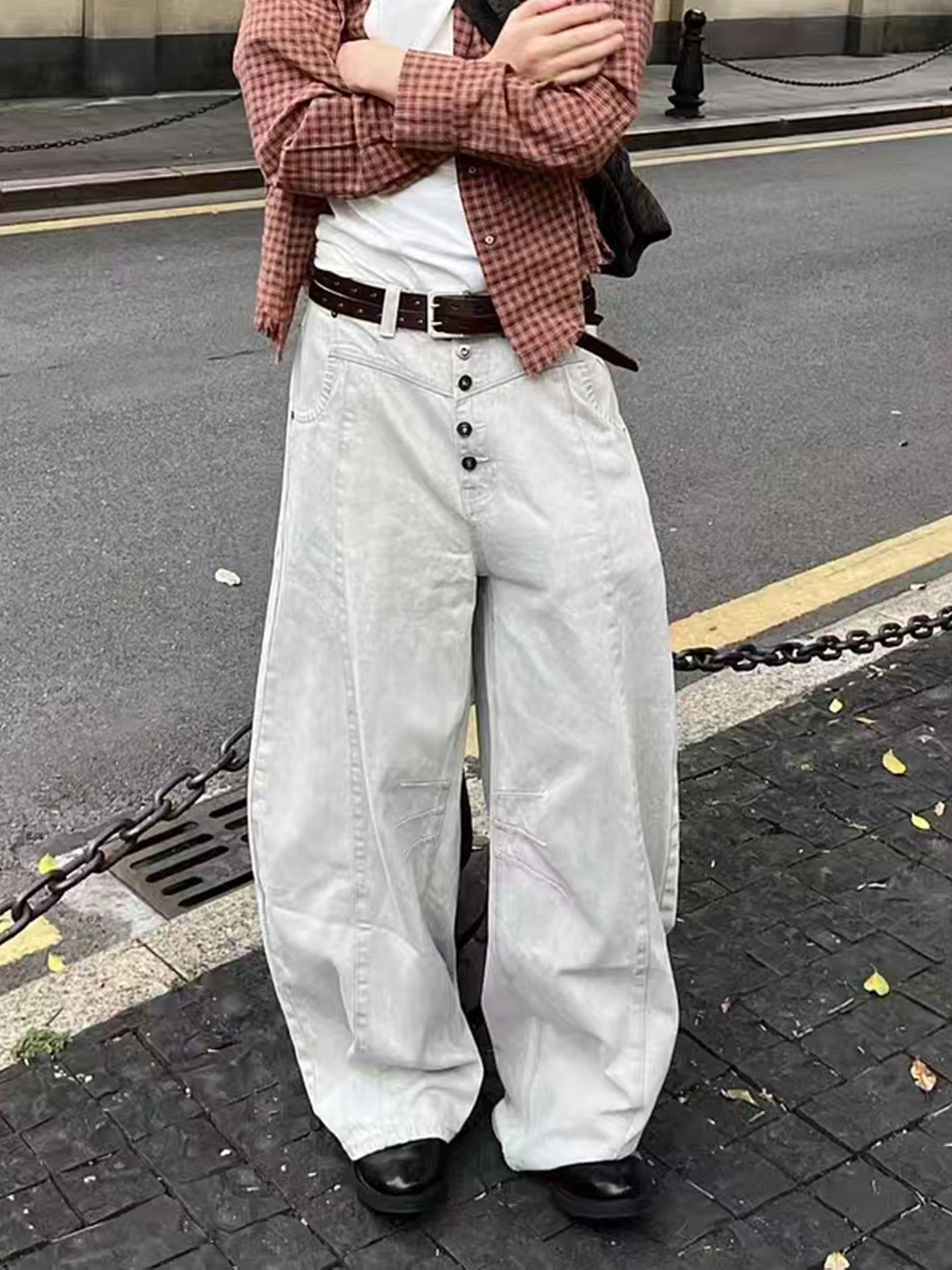 

ay White Arc Buttoned Knife Men's Denim Jeans American Retro Design Deconstructed Sewing Line Wide Leg Pants