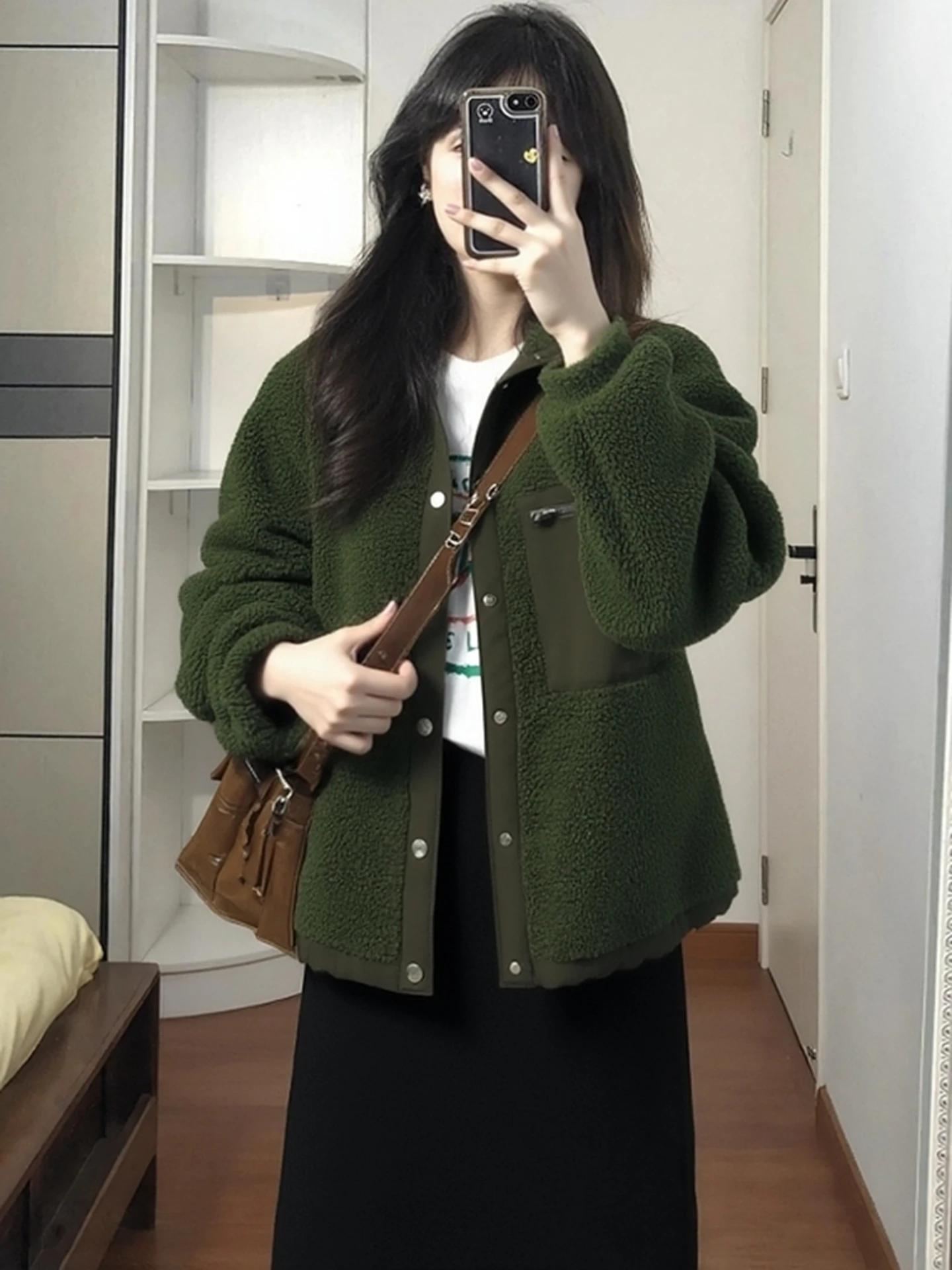 

Уникальная женская зимняя куртка из овечьей шерсти в корейском стиле, модная, с небольшим ароматом французского шика, без воротника, не как у всех.