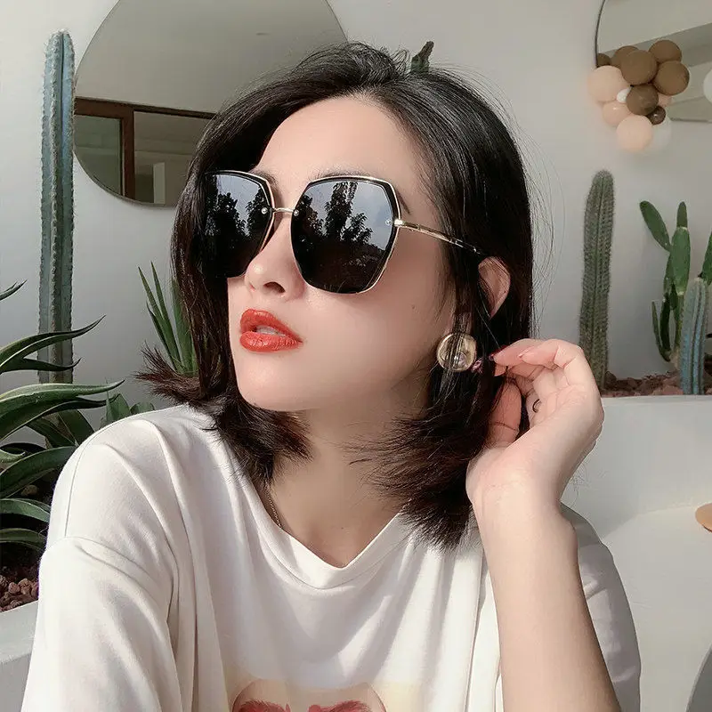 

‌2025 Retro Round Sunglasses Women - Korean Style Polarized Slimming Oversized Trendy UV400 Photogenic