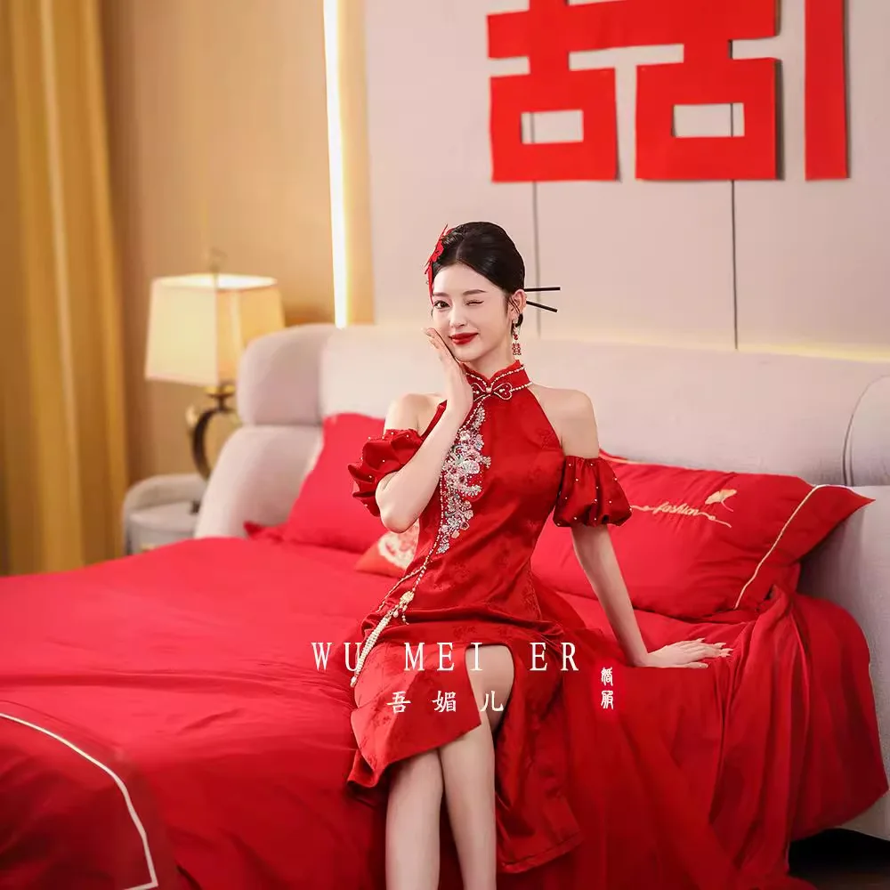 

Новое китайское платье для тостов 2024, летнее платье Cheongsam с лямкой на шее для невесты, высококачественное доступное роскошное обручальное платье с задней дверью для женщин