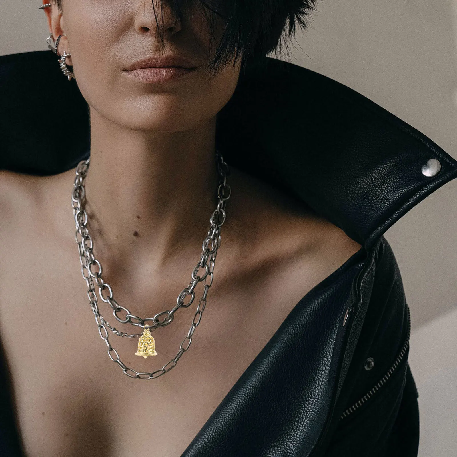 

10Pcs Brass Bell Pendant Hollowed-Out Decorations for DIY Crafts Home Christmas Decorations Jewelry Pendants Golden