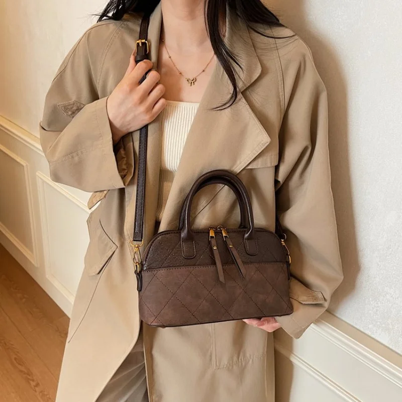 

Fashionable Women's Tote Bag Crafted From Fine Leather Featuring Casual Vintage Daily Look​