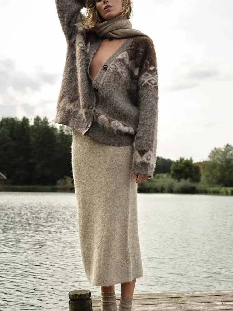 

European and American style autumn new fashion women's clothing all-match V-neck brushed color effect jacquard knitted jacket