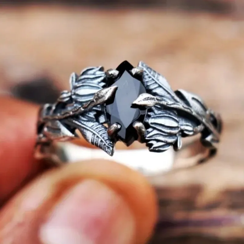Vintage Inlaid Black CZ Women's Ring Ethnic Silver Color Hand Carving Leaf Daily Wear Party Jewelry Anniversary Gift