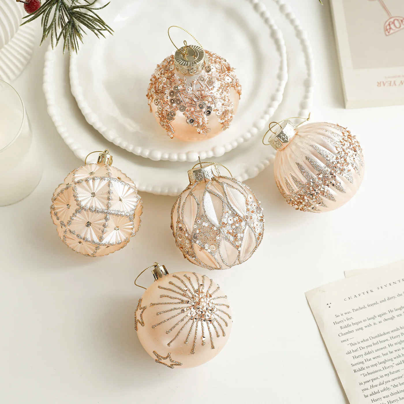 

8CM Champagne High-end Ball Light Luxury Sticky Powder Gold Powder Electroplated Ball Christmas Tree Decoration Pendant