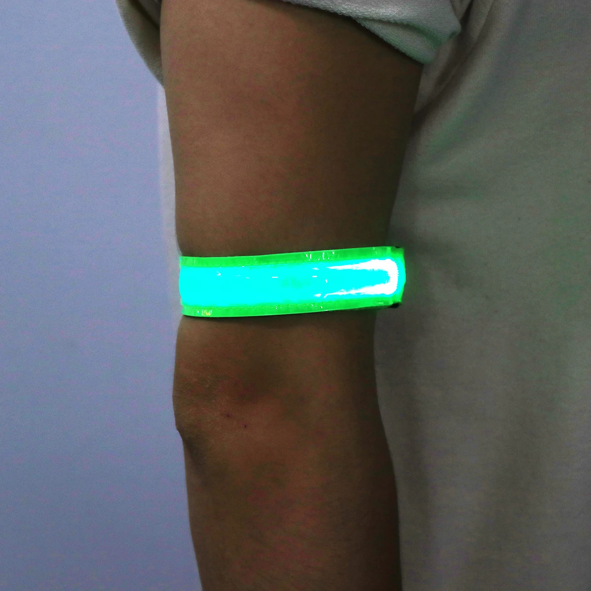 

1pc Led Armband Light High Visibility Usb Rechargeable 360 Degree Slap Band Flashing Modes For Cycling Hiking Night Activities