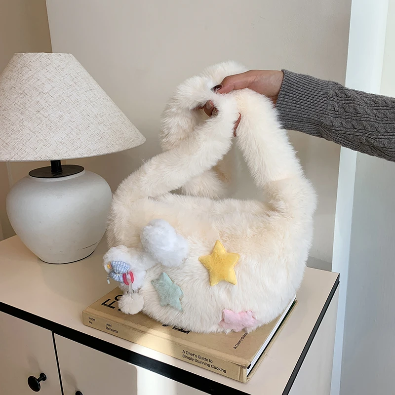 

Плюшевые мягкие сумки на плечо большой вместимости, однотонные женские сумки на молнии, распродажа, новинка 2025 года, зимние модные женские сумки