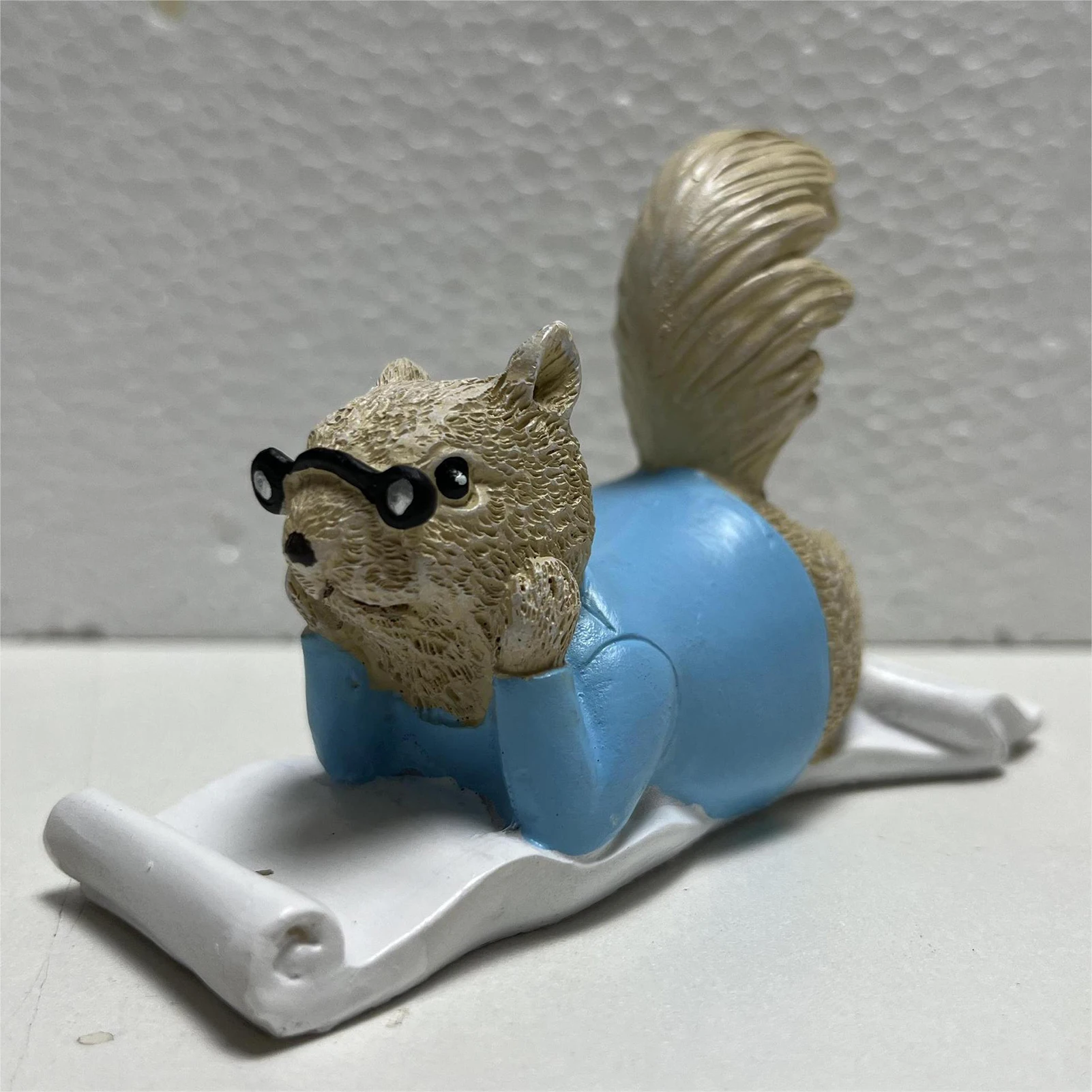 Animal Bookends Support Squirrel Book Holder for Home Office Shelf Decor Creative Resin Figurine Statue Desk Ornament Gift