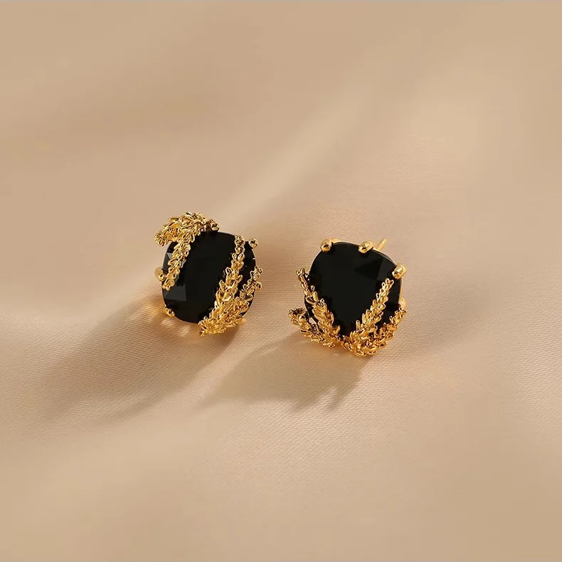 S925 Silver Black Square Diamond Stud Earrings For Girls Unique Niche High Sense Luxury Versatile Premium Ear Decoration