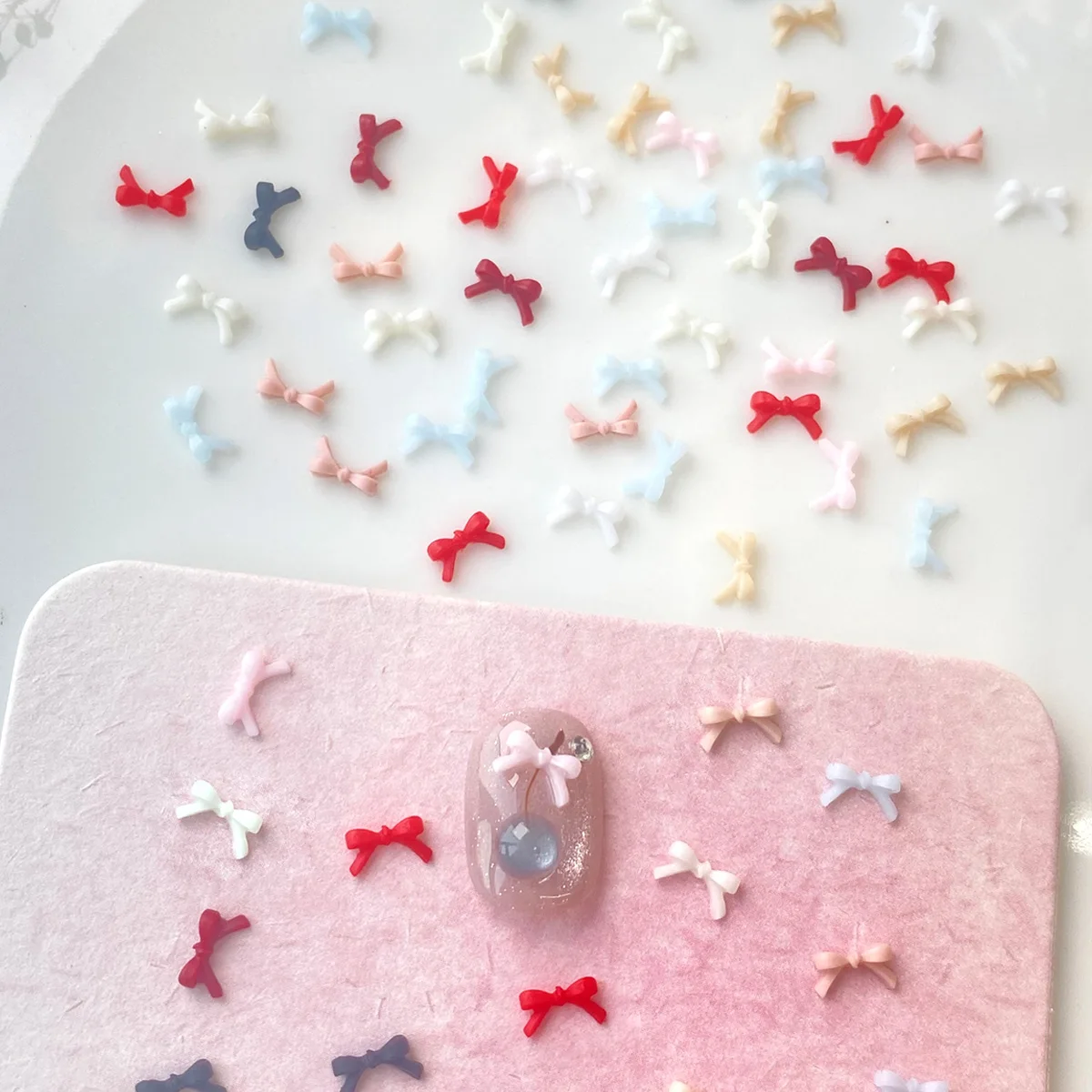 100PCS Laços 3D Fofos em Cores Mistas (Rosa, Vermelho, Branco) para Manicure, Acessórios Kawaii de Resina, Mini Laços para Decoração de Unhas