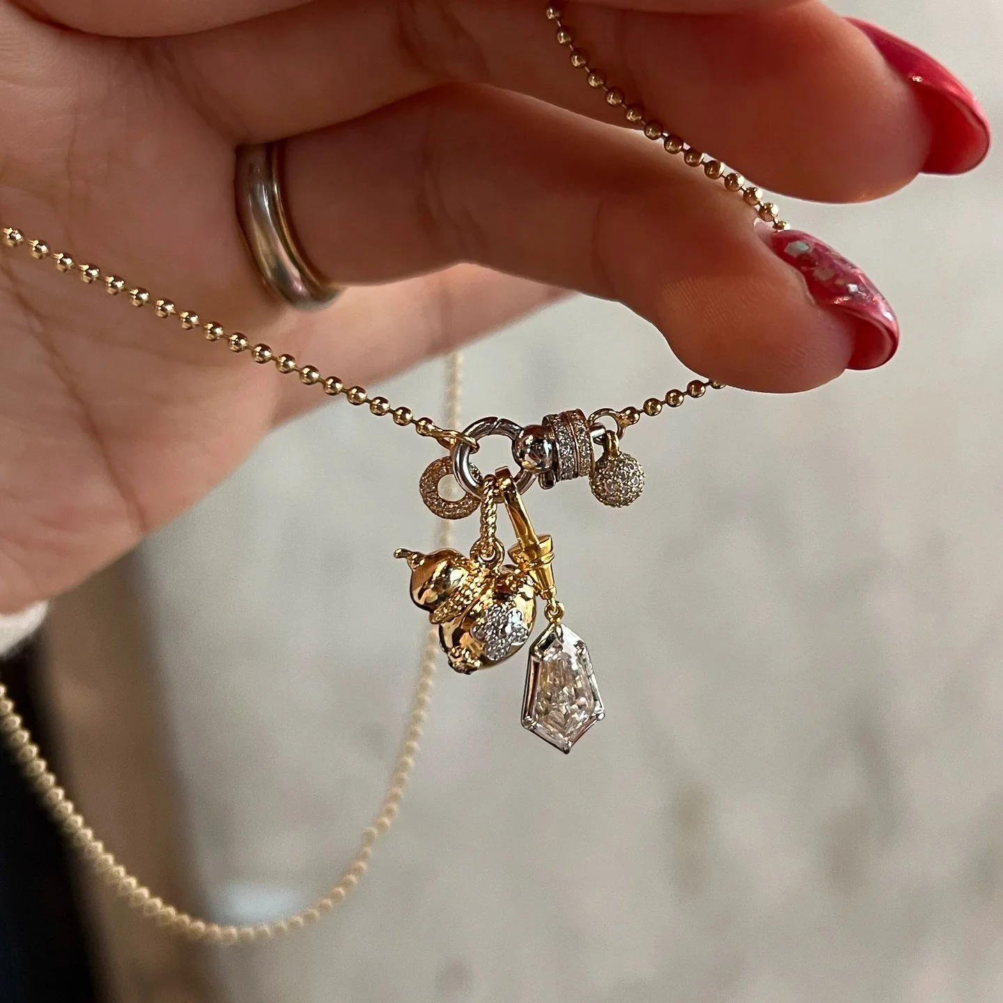 

Fashion Glossy Multi Pendant Gourd inlay Diamonds Universal Buckle Necklace Women's Exquisite Sweater Chain Banquet Jewelry Gift