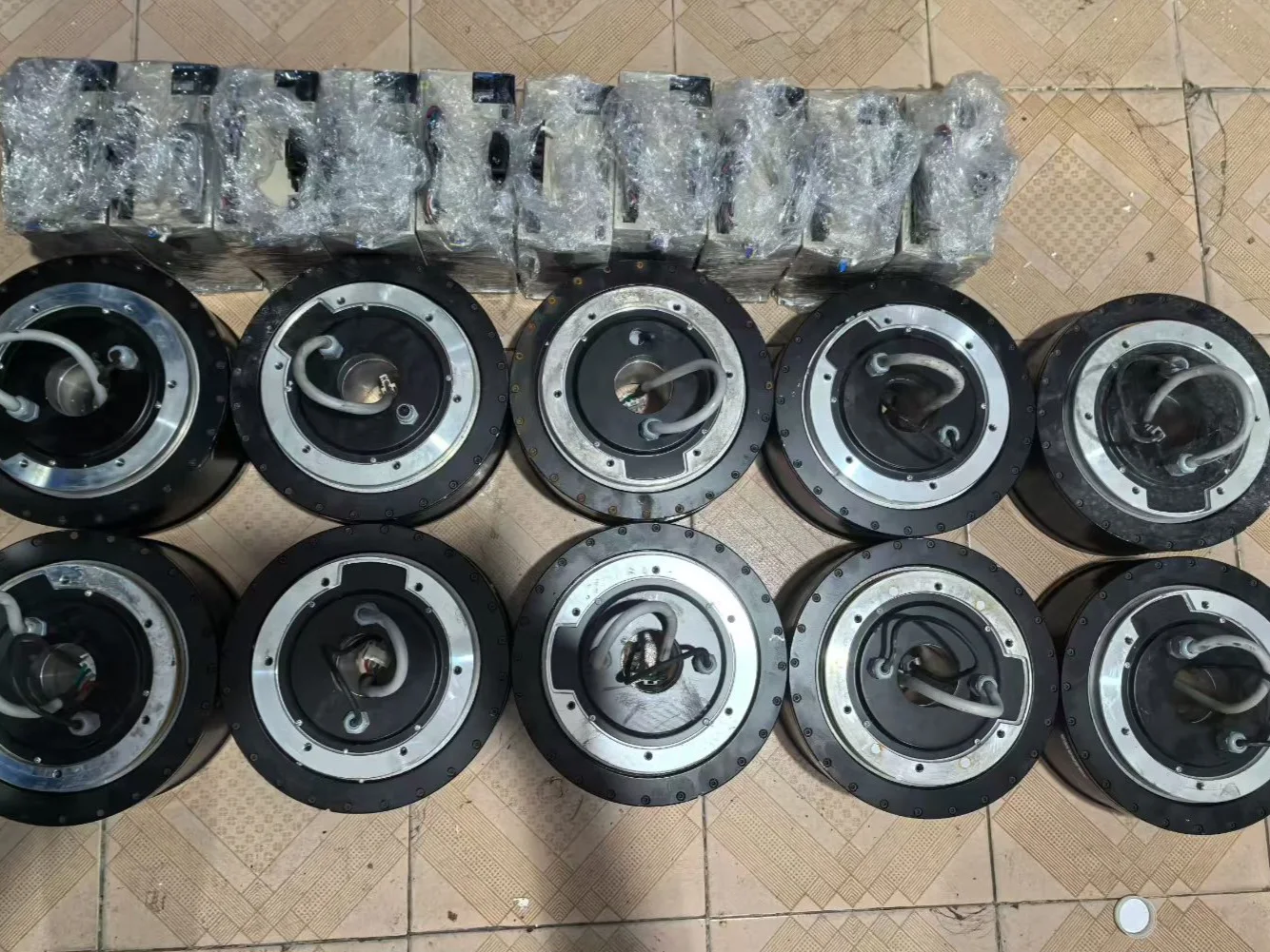 

Серводвигатель Yaskawa с прямым приводом, двигатель DD, индексирующий диск SGM7D-58F7C52, драйвер SGD7S-120A00A