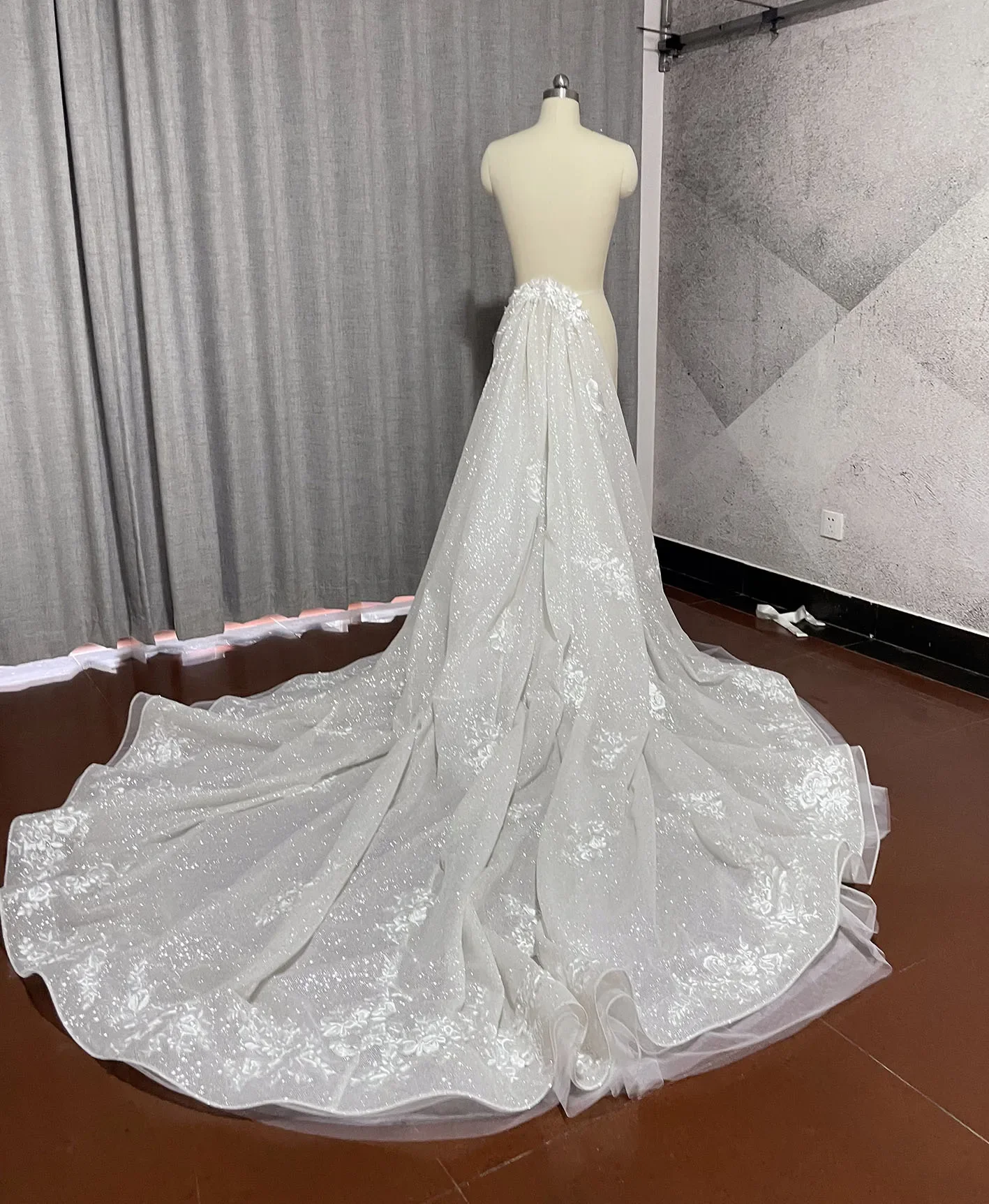 luxury Sparkling Tulle lace Decal Church Detachable Train Skirt for Wedding bridal accessories custom size