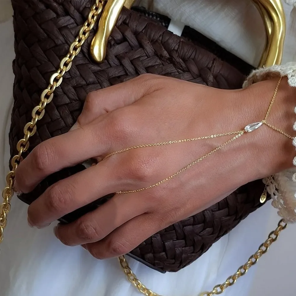 New Water Drop Finger Bracelet with Simple and Luxurious Water Diamond Hands Back Chain, High End, niche Design, Versatile Handp