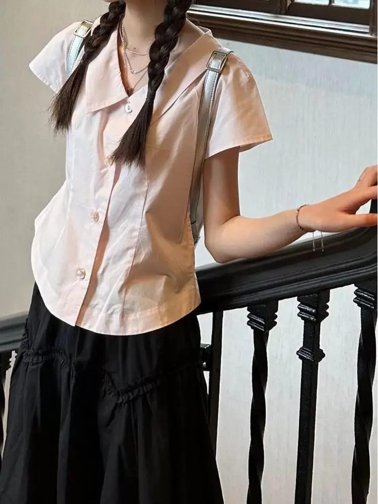 

Розовая рубашка с коротким рукавом, женская летняя рубашка нового дизайна, укороченная модель, универсальная, маленького размера, в корейском стиле, свободного кроя.