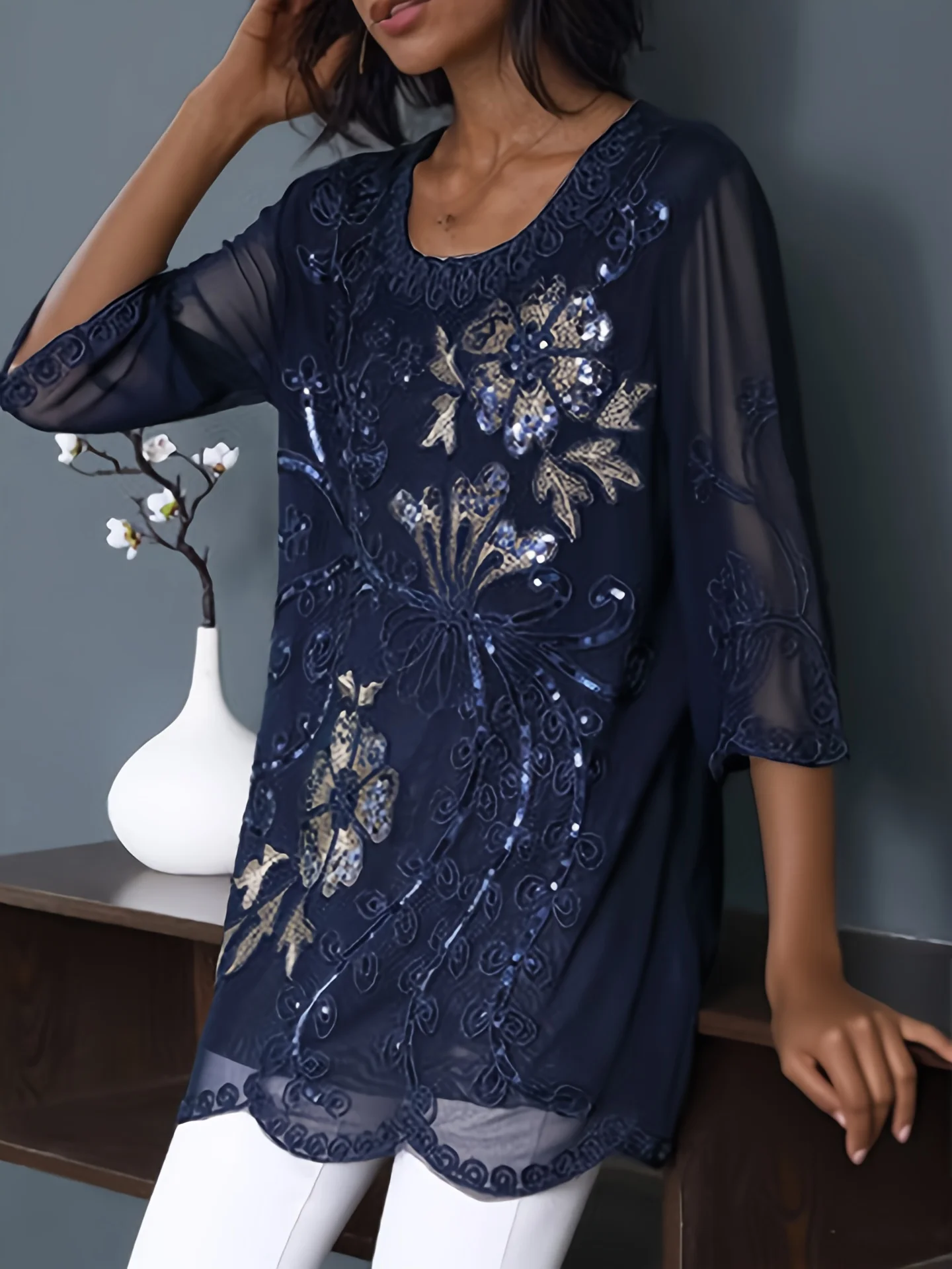 

Большой женский элегантный топ с круглым вырезом и талией с рукавами 3/4, темно-синяя цветочная вышивка, незаменимый весной и осенью