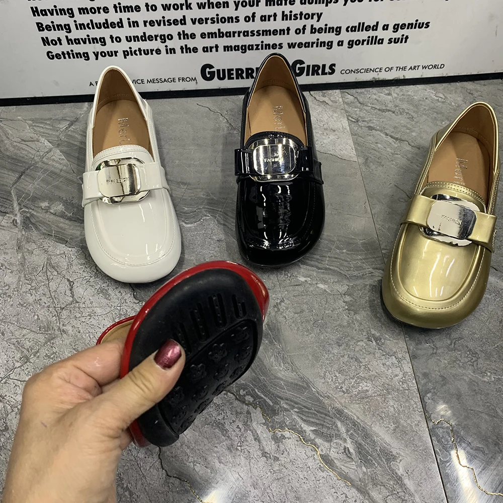 Fashion Women Flat Shoes Plus Size Casual Women Shoes Antislip Women Loafers Patent Leather Women Shoes Designer Shoes New Style