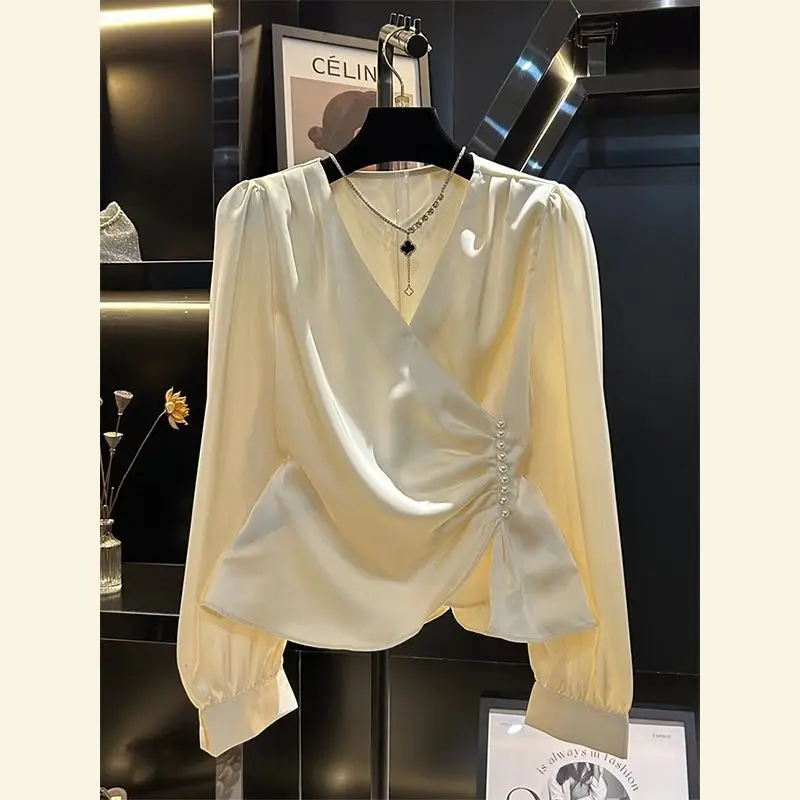 

V-neck Waist-hugging Design Makes You Look Slim and Niche Top Unique Pleated Shirt