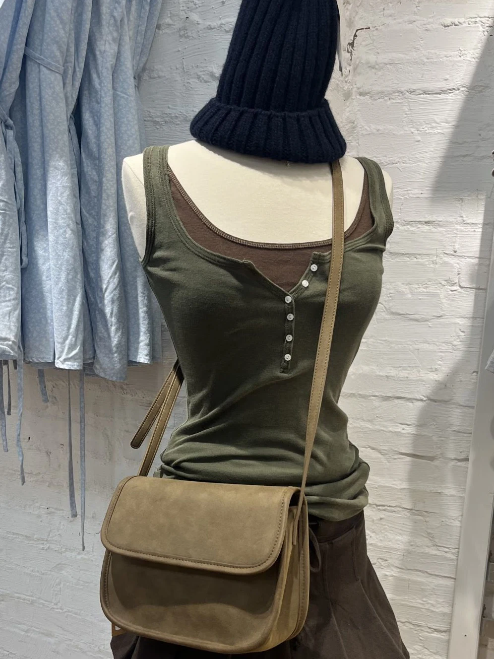 Camiseta sin mangas verde militar de seis botones para mujer, cuello en U, chaleco de algodón sin mangas, estilo vintage americano, tops básicos de streetwear, novedad.
