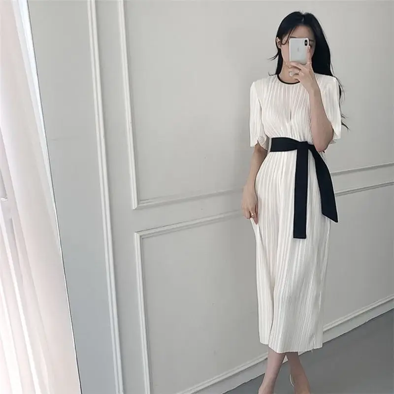 Elegant Simple Fashion Women Dress Summer New O-Neck Folds Loose Pleats Bandage Waist White Short Sleeve Loose Long Dresses 2024