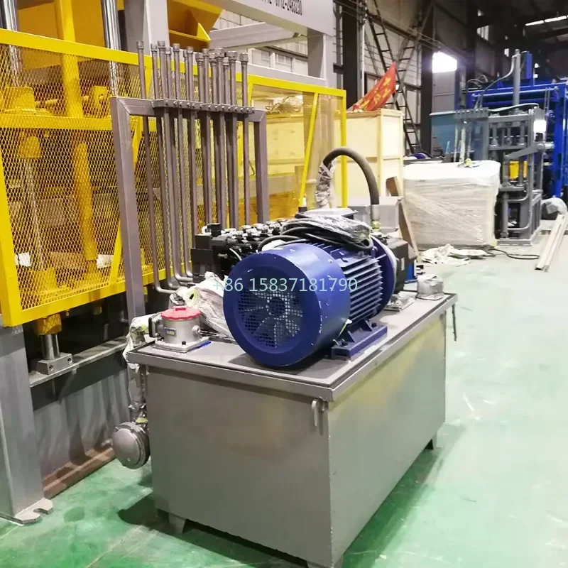 China Factory Fully Automatic Brick Making Machine Durable Diesel Powered Brick Making Machinery for Cement Brick Production