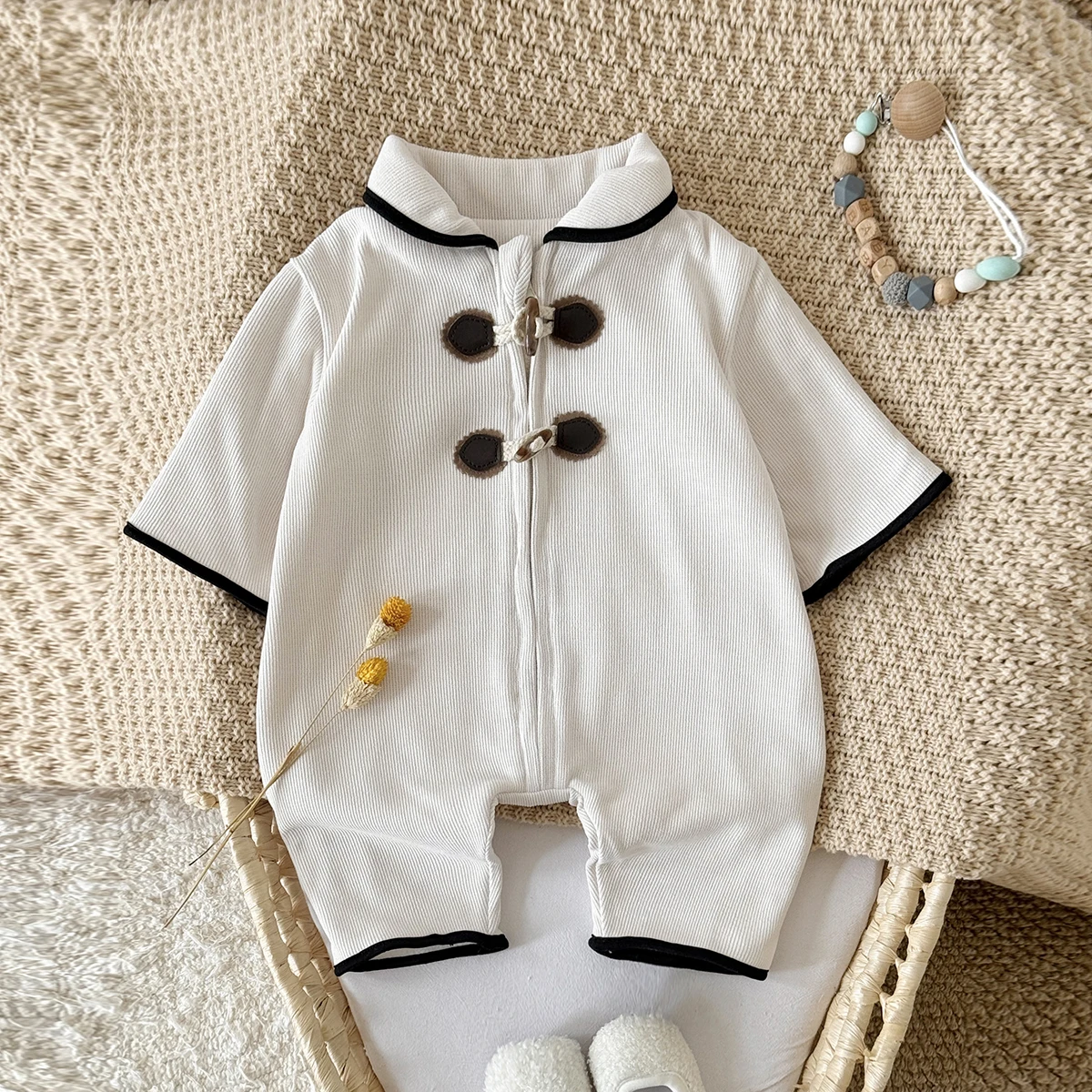 

Baby Boys and Girls Romper Long Sleeved Lapel Plush Jumpsuit Winter Warm Bodysuit Clothes for 1-18 Months Toddler Boy