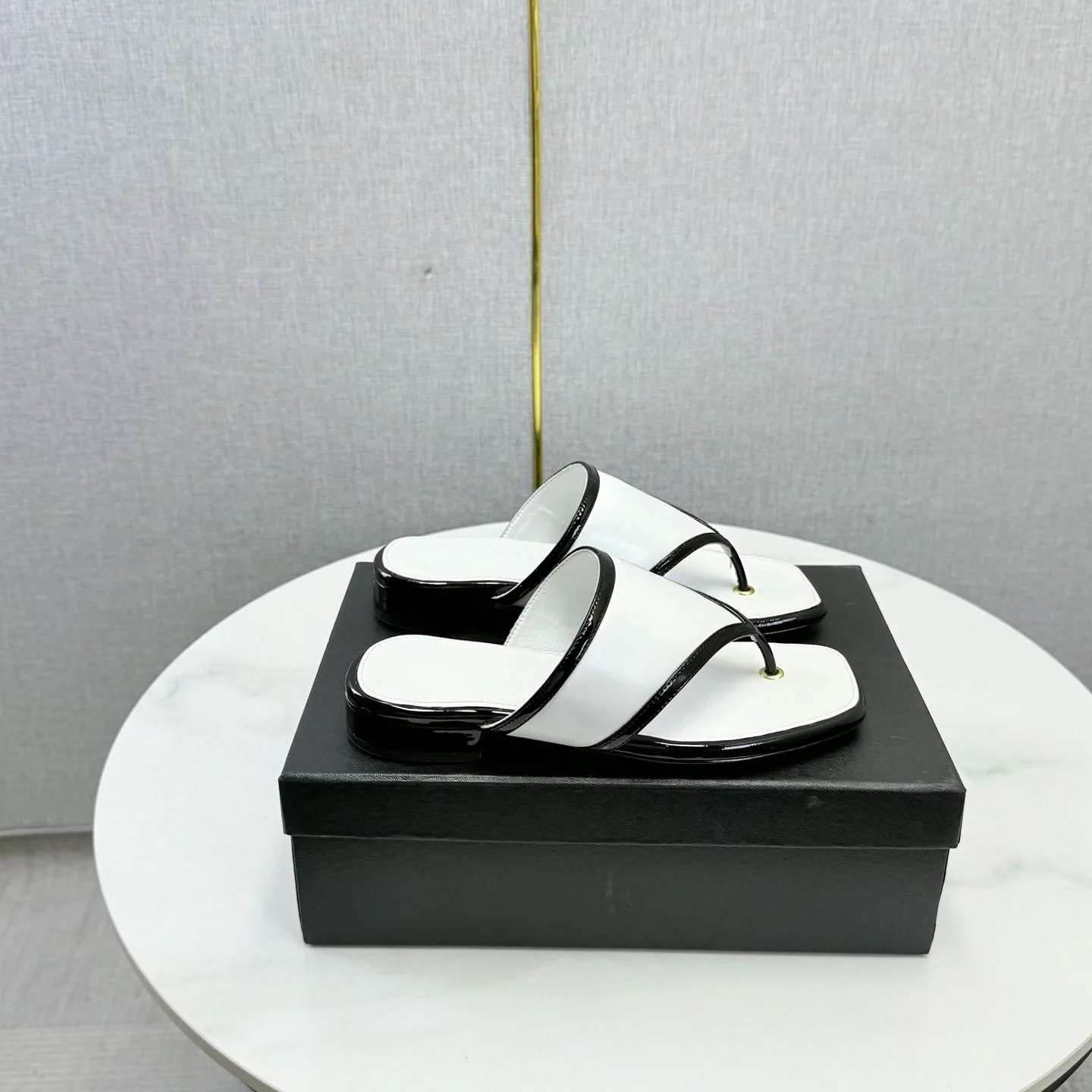 Black White Patent Trim Thong Flat Slides Women Square Toe Summer Mules