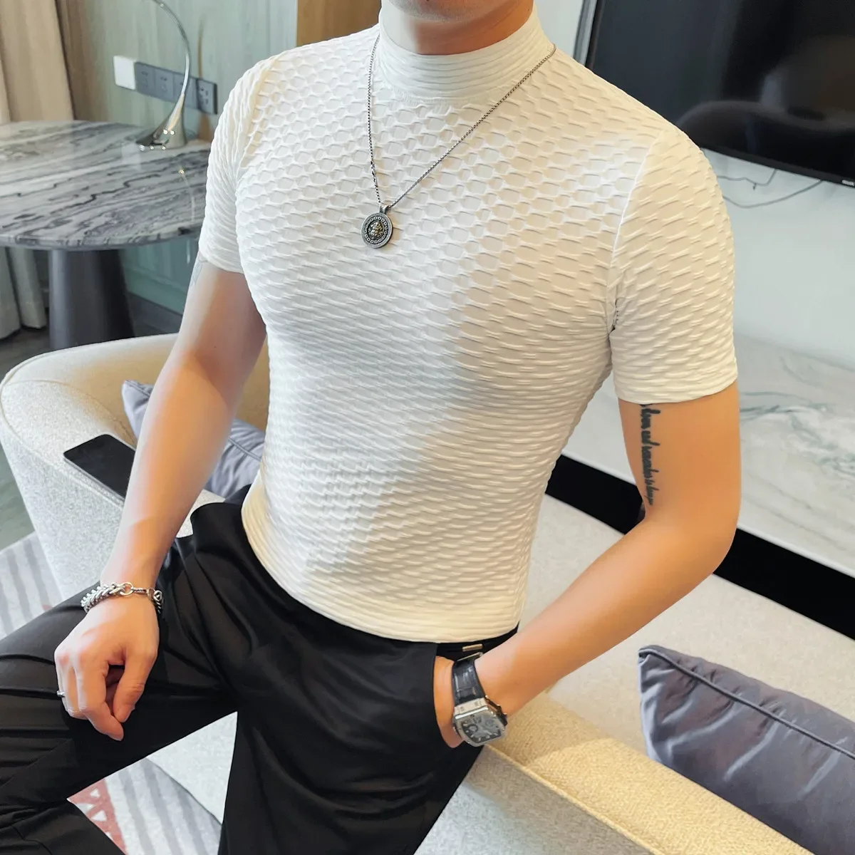 تي شيرت صيفي مرن بياقة عالية للرجال موضة كورية متعددة الاستخدامات بقصة ضيقة وأكمام قصيرة بلوفرات غير رسمية تي شيرت 4XL-M