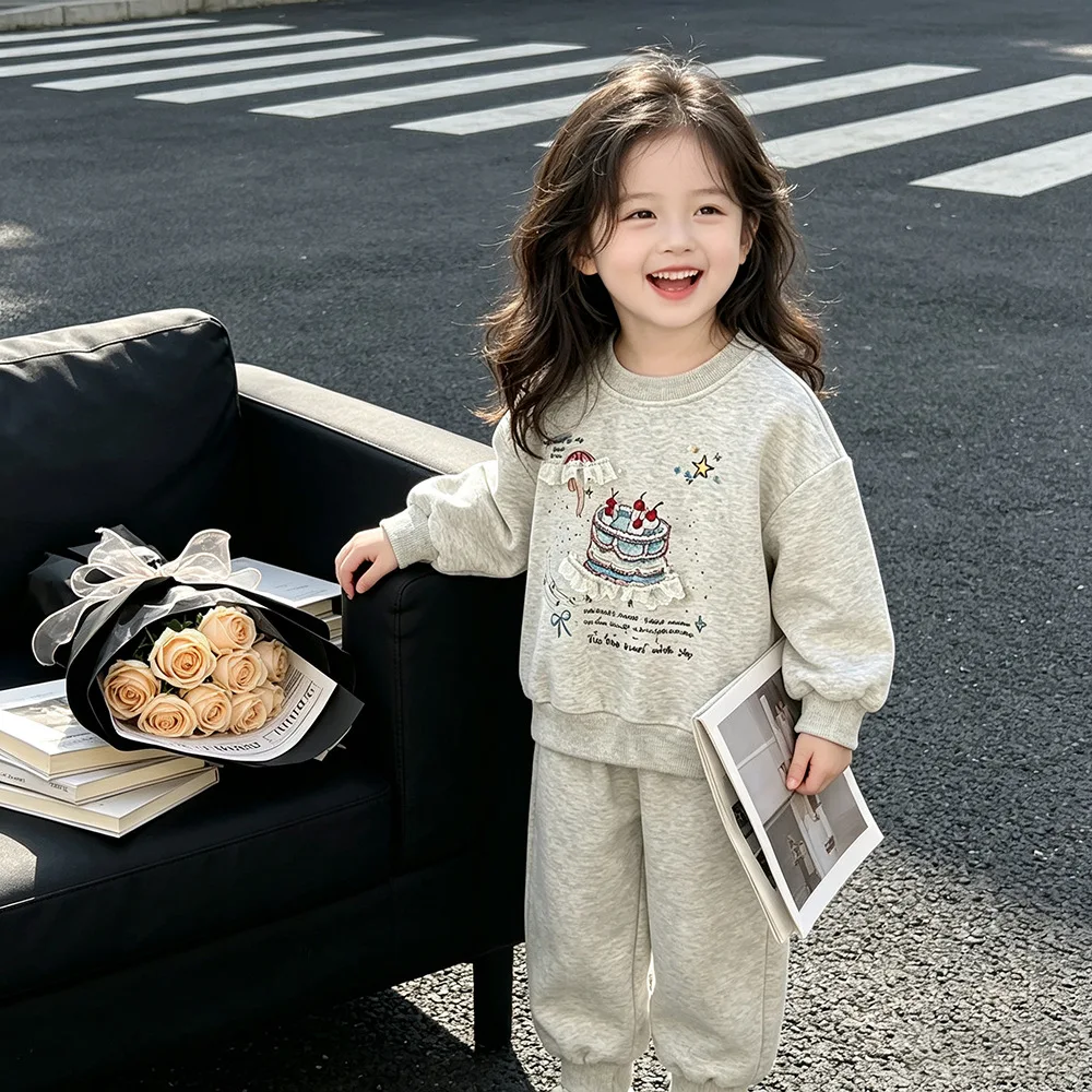 Europäisch-Amerikanische Mädchen-Sweatshirts 2026 Frühling Herbst Baby-Mädchen-Sweatshirts und Hosenanzug Niedlicher Print Pullover Oberteil Kleidung – Detail 19