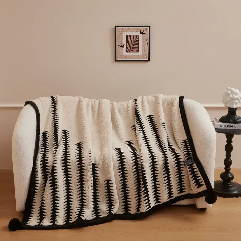 New high-end lamb wool milk fleece blanket black and white casual blanket decorative sofa blanket