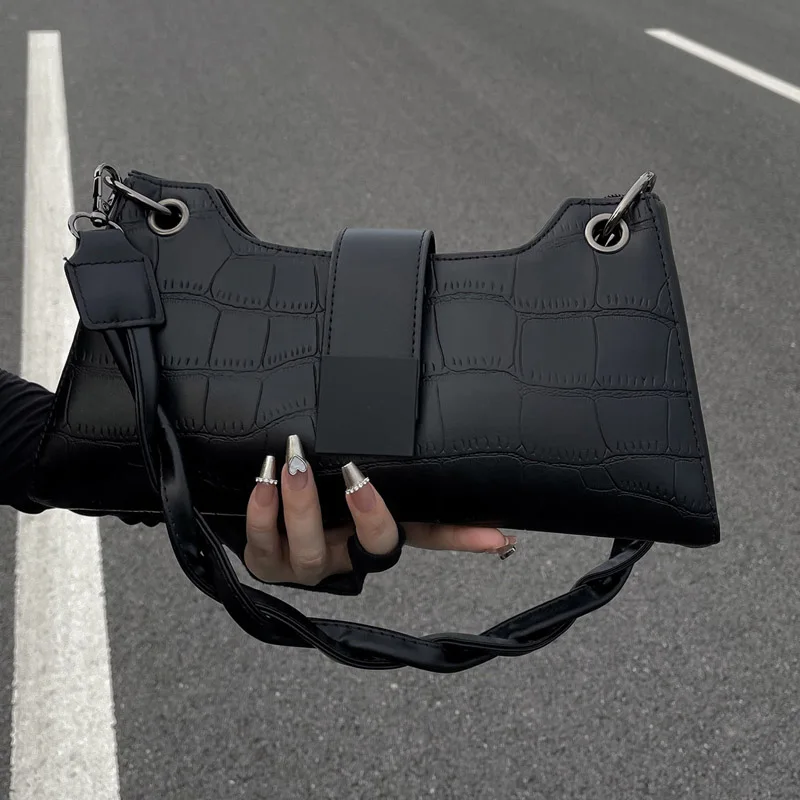 

New Crocodile Pattern PU Leather Handbag Women Bag 2025 Trend Harajuku Vintage Black Underarm Bag Female Elegant Messenger Bag