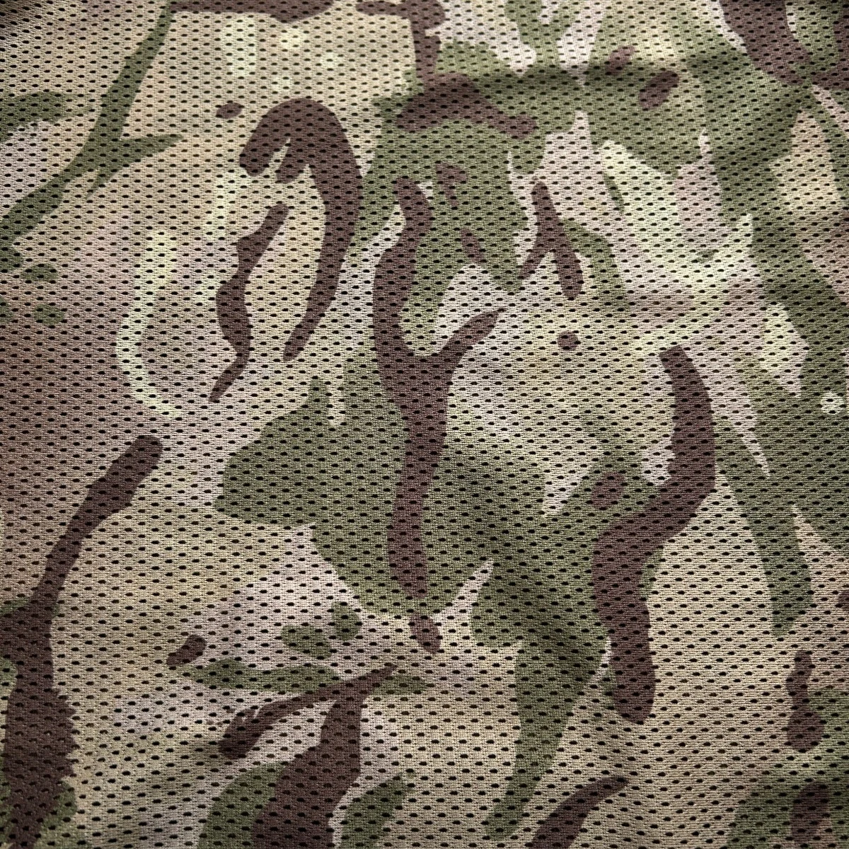 

Lightweight British Forces Pattern MTP Camouflage Mesh Fabric Four-colour Woodland DPM Mesh Cloth Bandana Mask Scarf DIY