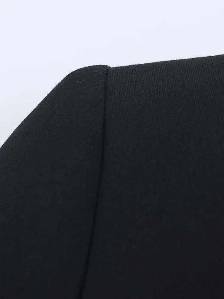 European-style new women's fashionable and versatile elegant lapel suit jacket with shoulder pads and buckle details.