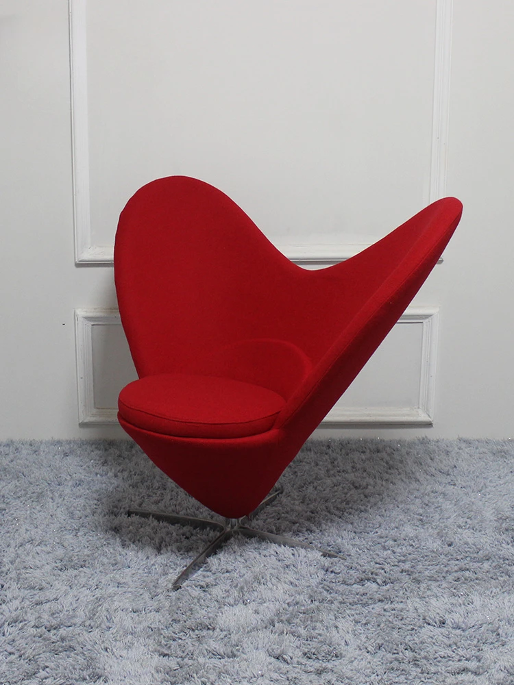 Minimalist internet celebrity creative rotating heart-shaped chair