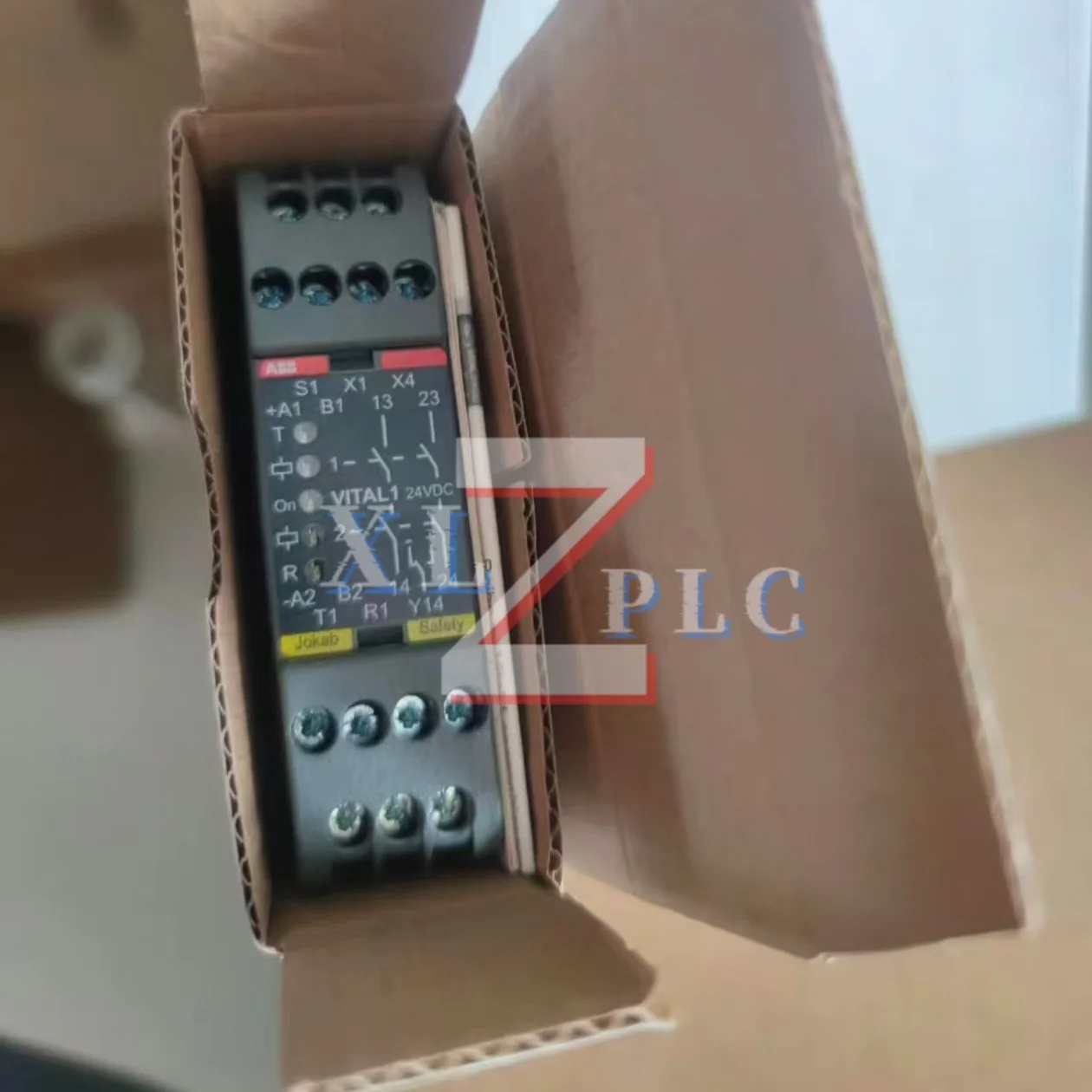 新しいオリジナル 2TLA020052R1000 安全リレー
