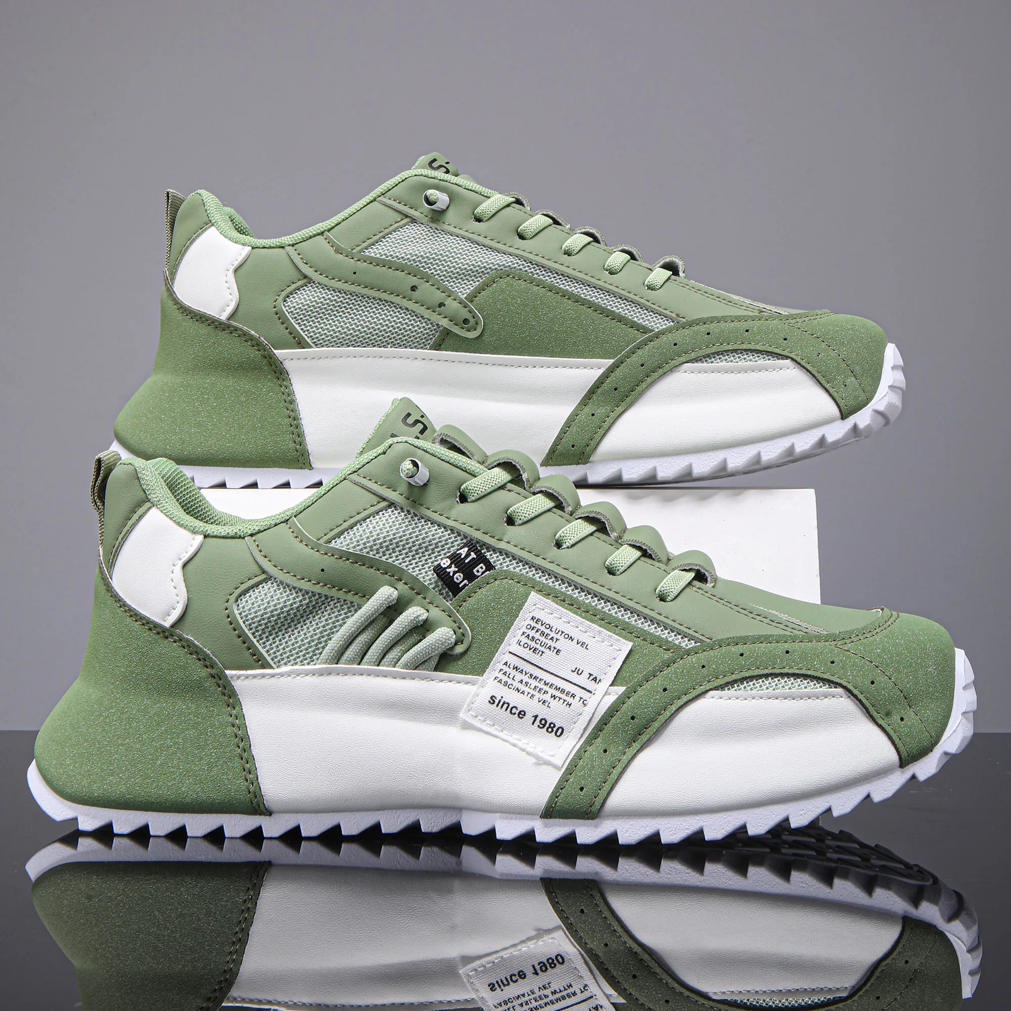 

Men's casual sports shoes, breathable soft soled big toe shoes, men's shoes, fashionable and trendy outdoor sports shoes
