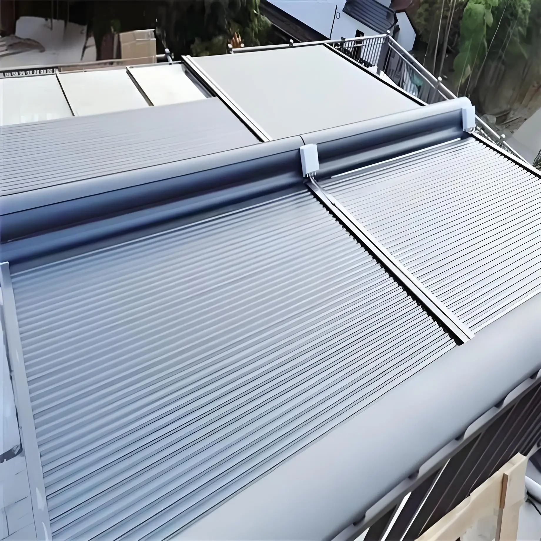 

High Quality Sunroom Residential Security Roller Sunproof Awning Rolling Shutter Roof Aluminum Alloy Glass Sunroom