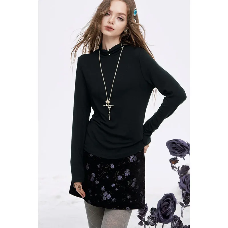ELFSACK 2025 Winter New Arrivals Y2K Solid High Neck Pearl Fit Long Sleeve Tshirt For Women