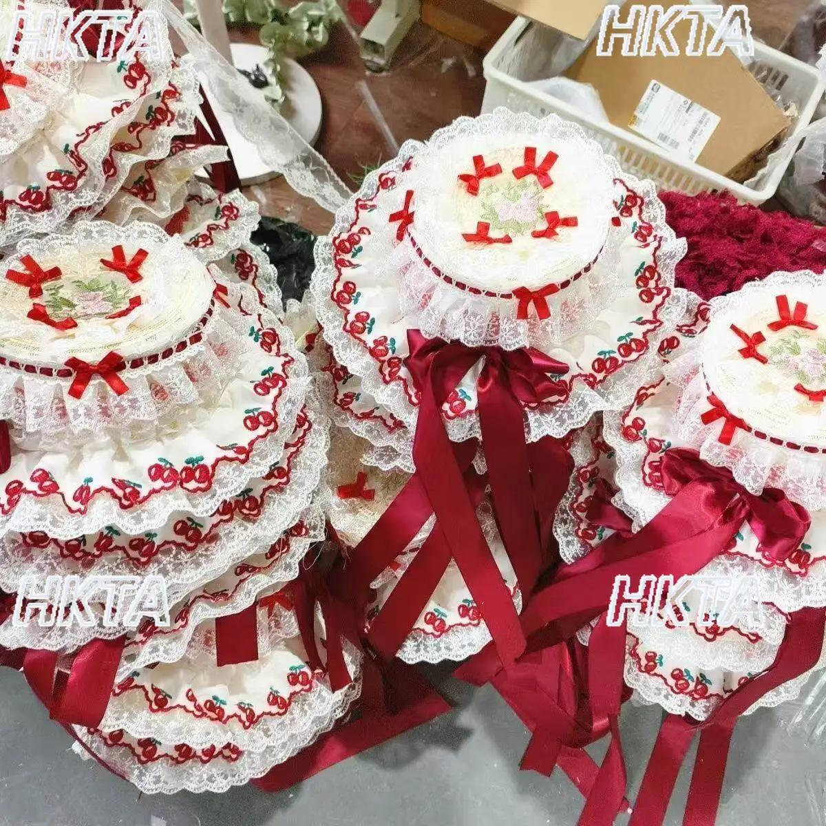 

Оригинальная пасторальная шляпа в стиле Лолита ручной работы с клубнично-вишневым декором, кружевными бантами, соломенная шляпа для женщин и девочек, для отпуска и фотосессий, милая шляпка серии Lo