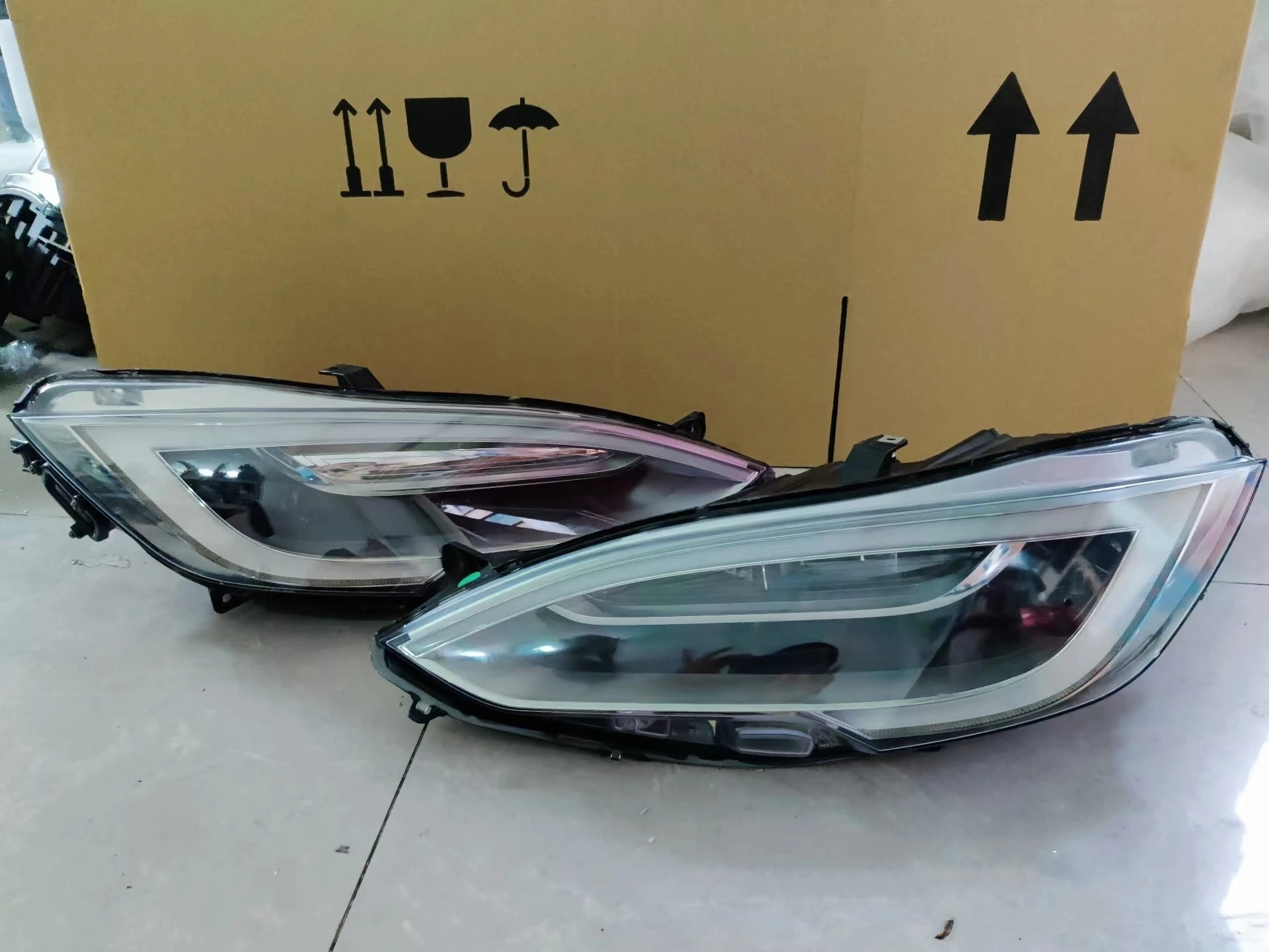 Wholesale Price Suitable For Tesla Model S Car Front Led Headlights tesla Parts NO:1053572 1053575