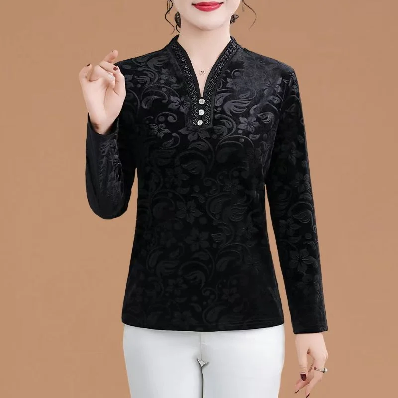 

Тонкий топ с пуловерными пуговицами и основанием. Модная женская футболка с длинными рукавами. Тонкий топ.