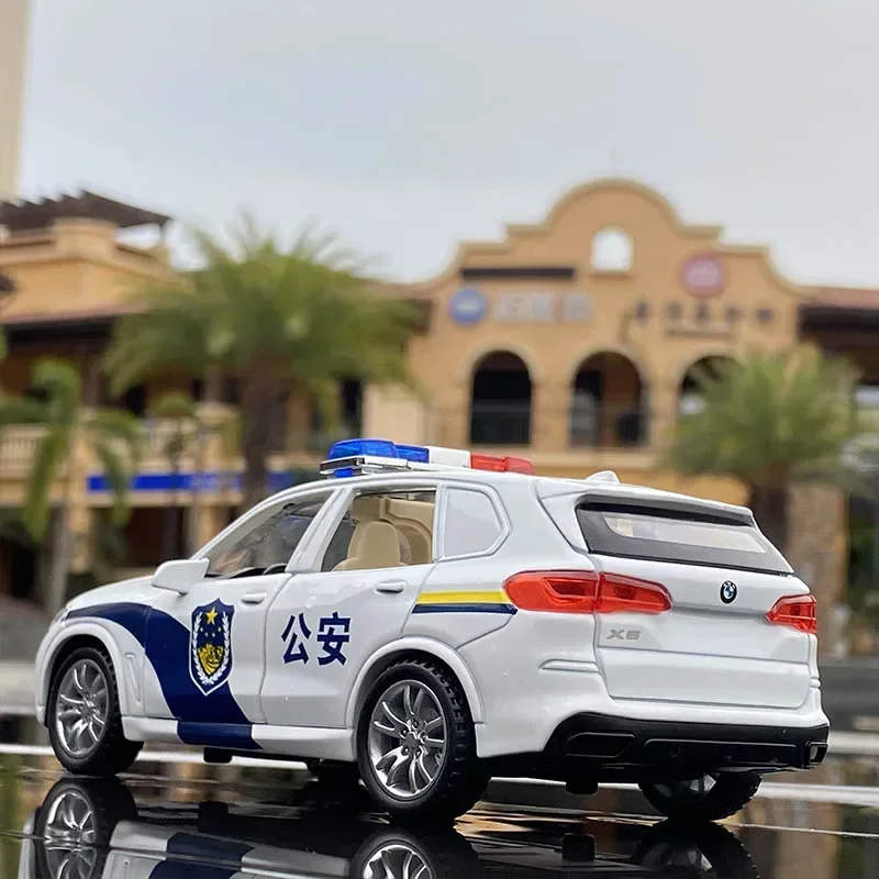 1:32 X5 SUV Legierung Auto Modell Diecast Metall Spielzeug Polizei Fahrzeuge Auto Modell Simulation Sound und Licht Sammlung Spielzeug geschenk
