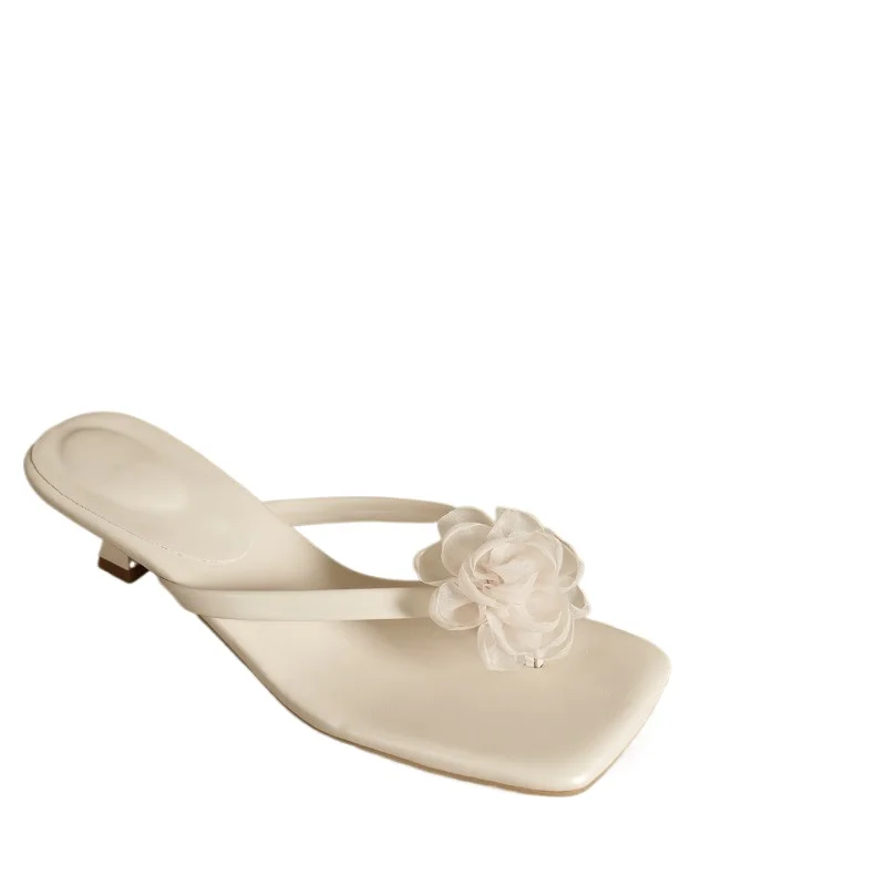 موجزة تنوعا الصيف جديد في الهواء الطلق أحذية مفتوحة نسائية للنساء 2025 موضة قرصة تو خنجر ساحة تو النعال الحديثة #6