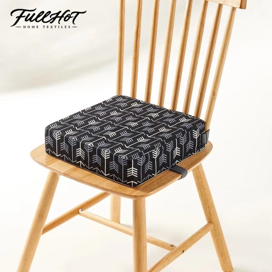 

FULLHOT Portable waterproof booster seat cushion for babies, perfect for outdoor use.