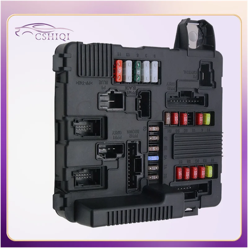 8200306033 8200306032 5118399300 8200262385 Engine Fuse Box For Renault Megane Scenic 2002-2006 Megane II 1.9 DCI Series Models