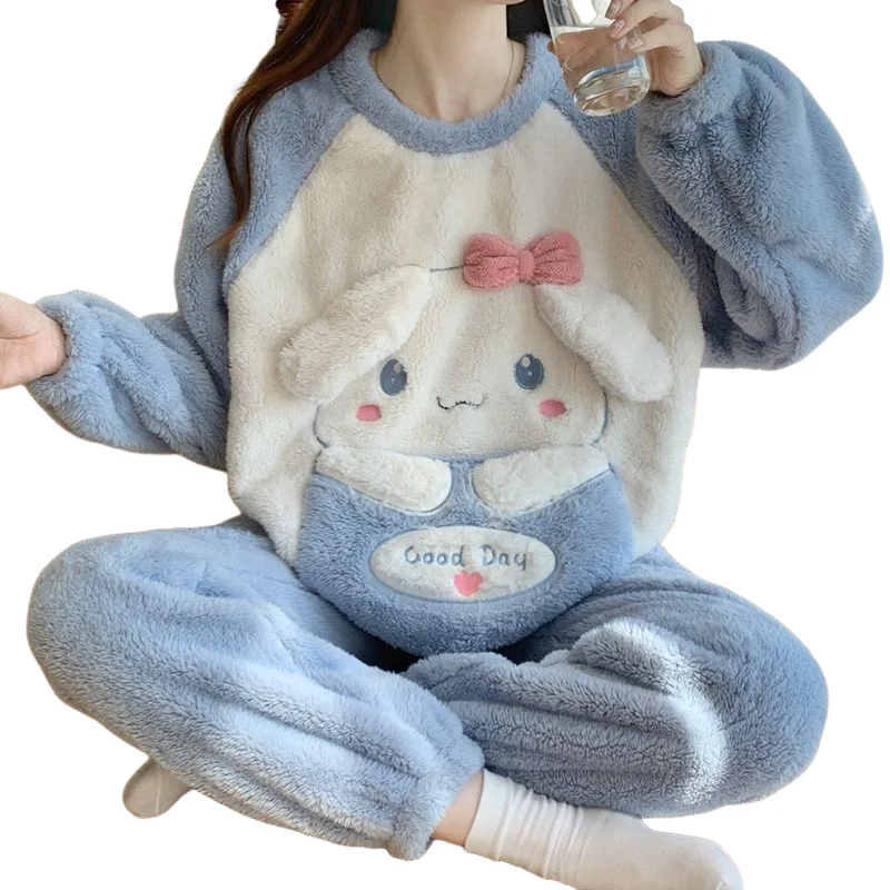 

Горячая Sanrio Hello Kitty с помпонами, милые креативные утолщенные бархатные пижамы из аниме-фильма, персонализированный теплый комплект домашней одежды с героями мультфильмов