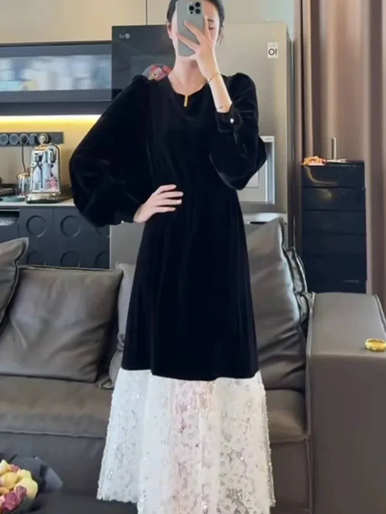 2024 Autumn New Women Velvet Maxi Dress French Elegant Lace Splicing O Neck Long Sleeve A Line Loose Black Vestidos Fashion Robe